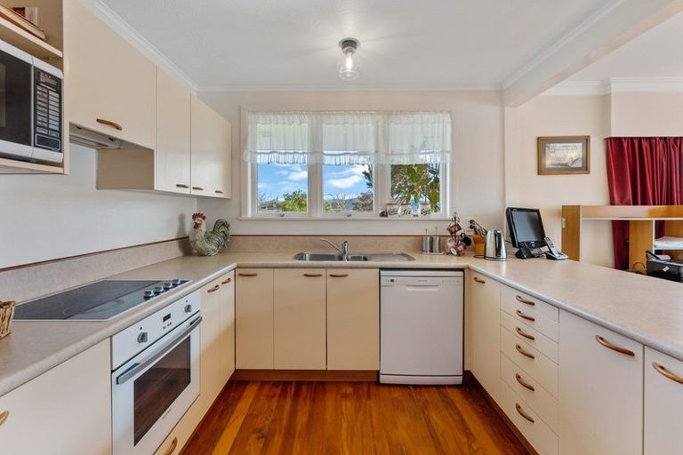 Photo of property in 6 Arnot Avenue, Clouston Park, Upper Hutt, 5018