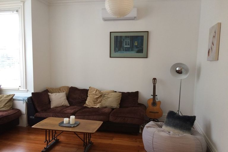 Photo of property in 69 Rolleston Street, Mount Cook, Wellington, 6021