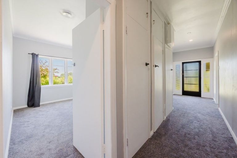 Photo of property in 2070 State Highway 2, Waipukurau, 4285