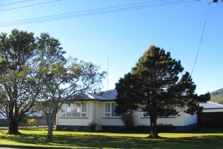 Photo of property in 53 Marlborough Street, Greymouth, 7805