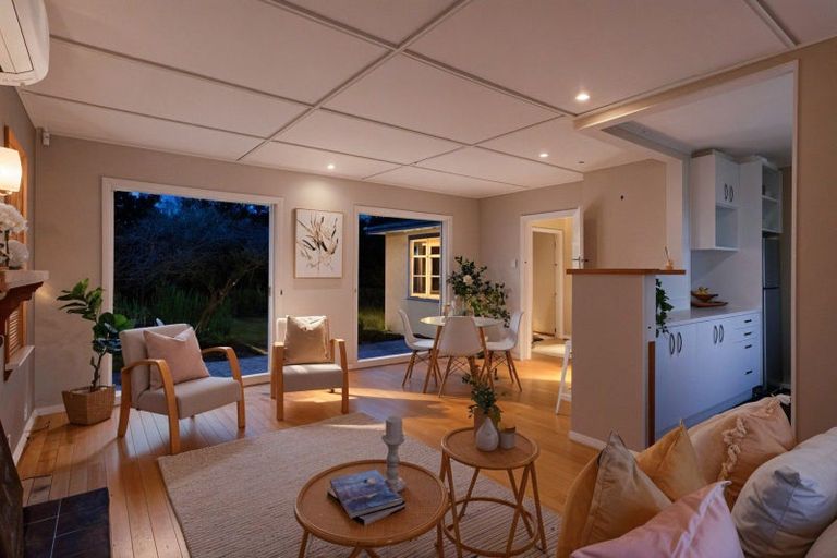 Photo of property in 25 Weka Road, Raumati Beach, Paraparaumu, 5032