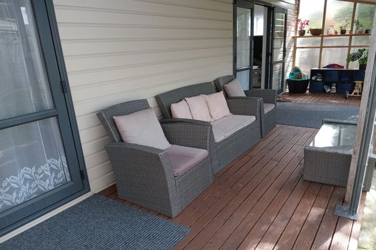 Photo of property in 2 Preston Avenue, Henderson, Auckland, 0610