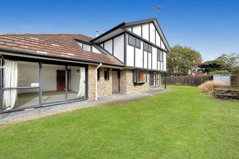 Photo of property in 86 Memorial Avenue, Ilam, Christchurch, 8053