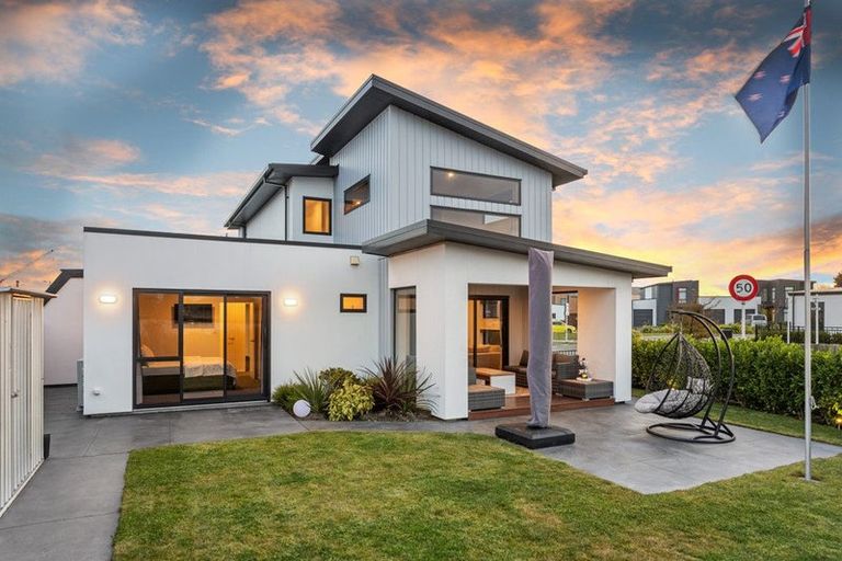 Photo of property in 24 Grey Way, Russley, Christchurch, 8042