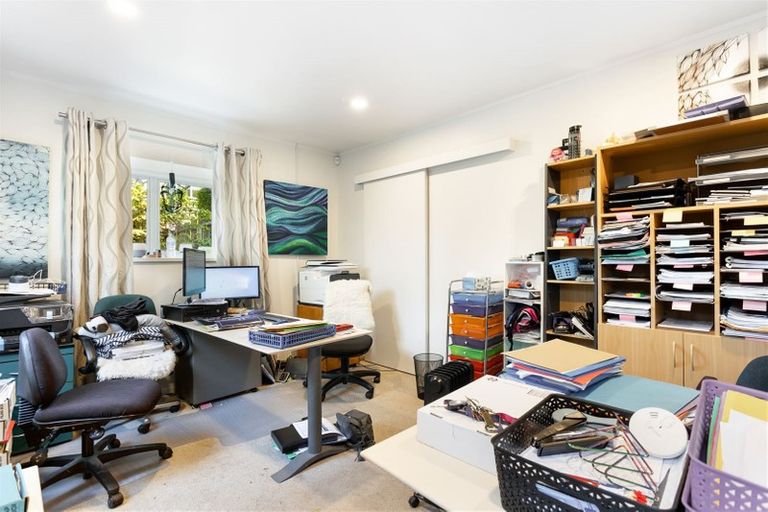 Photo of property in 3 Fernhaven Place, Massey, Auckland, 0614