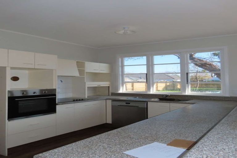 Photo of property in 76 Aorangi Road, Bryndwr, Christchurch, 8053