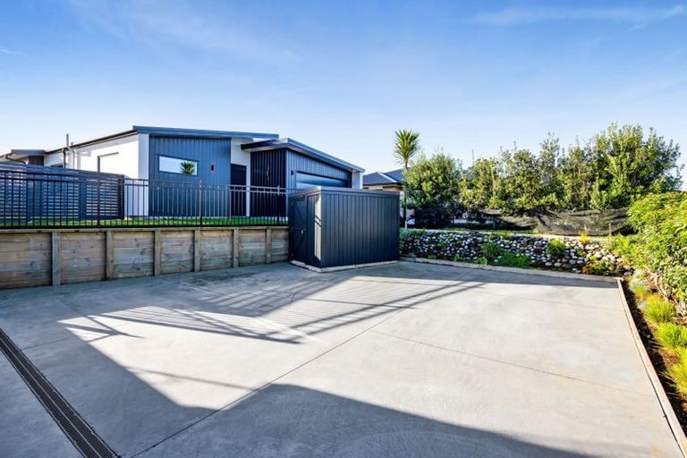 Photo of property in 12 Kotare Drive, Waiwhakaiho, New Plymouth, 4312