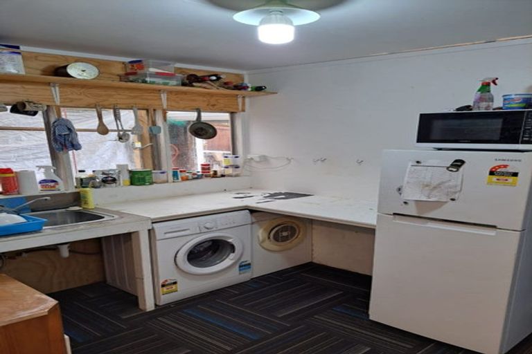 Photo of property in 42a Farwood Drive, Henderson, Auckland, 0612