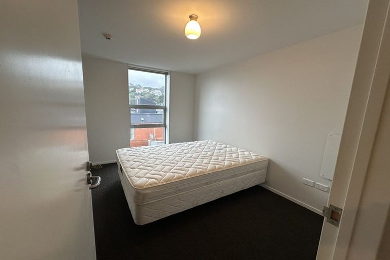 Photo of property in 2 Torrens Terrace, Mount Cook, Wellington, 6011