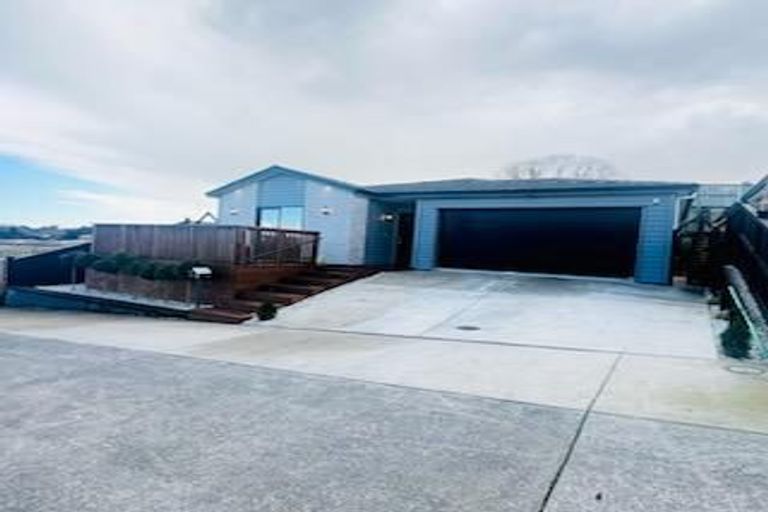 Photo of property in 41 Farranfore Road, Opaheke, Papakura, 2113