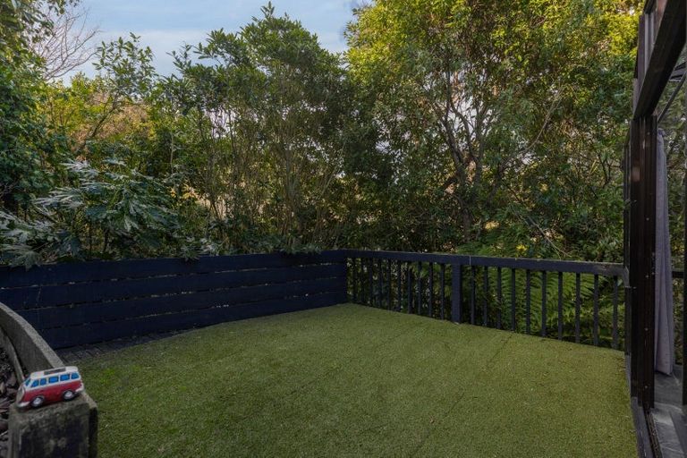 Photo of property in 25 Solander Place, Whitby, Porirua, 5024
