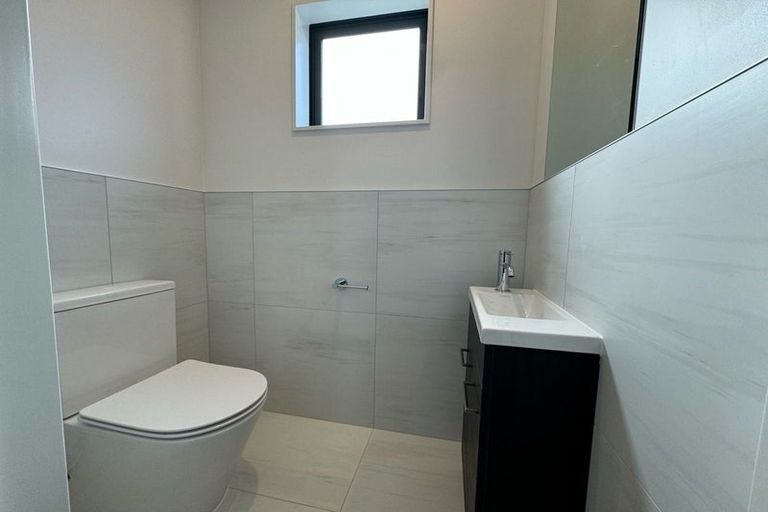 Photo of property in 40b Knightsbridge Drive, Forrest Hill, 0620