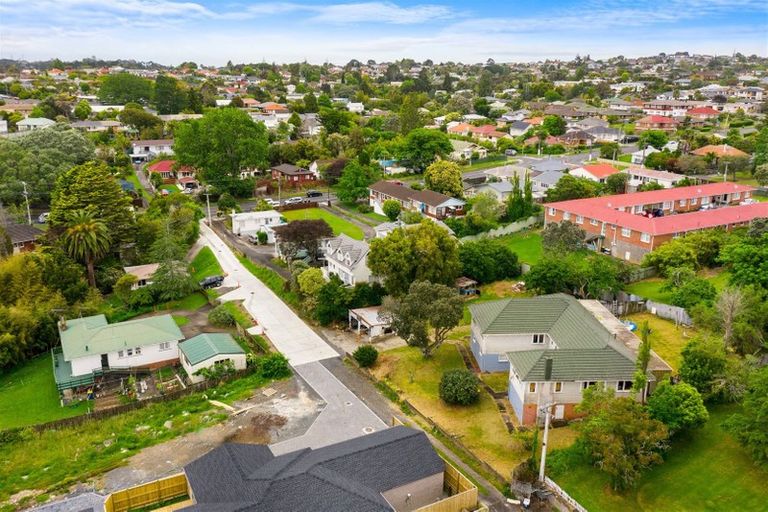 Photo of property in 25 Hutchinson Avenue, New Lynn, Auckland, 0600