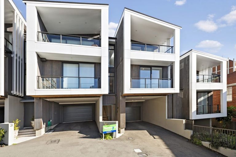 Photo of property in 18u2 Oriental Terrace, Oriental Bay, Wellington, 6011