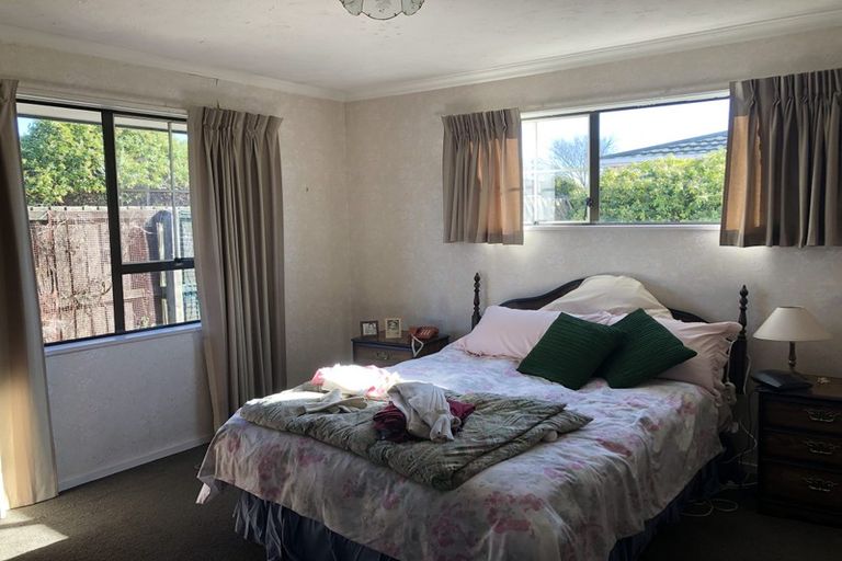 Photo of property in 2/54a Aorangi Road, Bryndwr, Christchurch, 8053