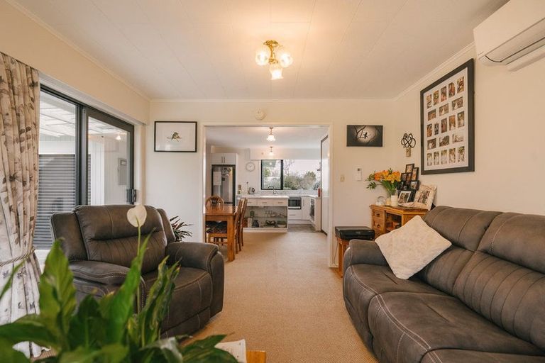 Photo of property in 14 Pollen Street, Woodville, 4920