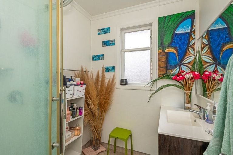 Photo of property in 12 Moray Place, Highbury, Palmerston North, 4412