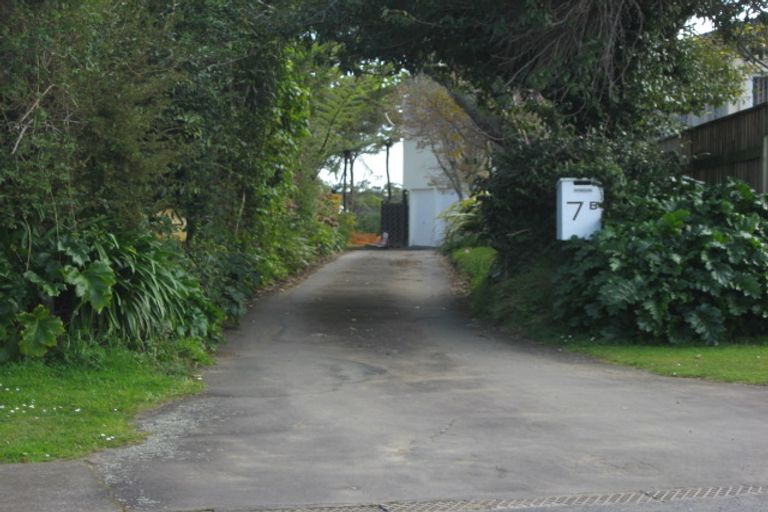 Photo of property in 7 Shortland Street, Lower Vogeltown, New Plymouth, 4310