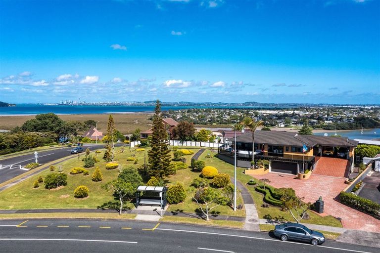 Photo of property in 161 Luckens Road, West Harbour, Auckland, 0618