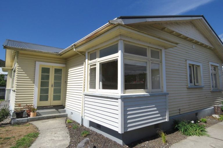 Photo of property in 49 Shiel Street, Reefton, 7830