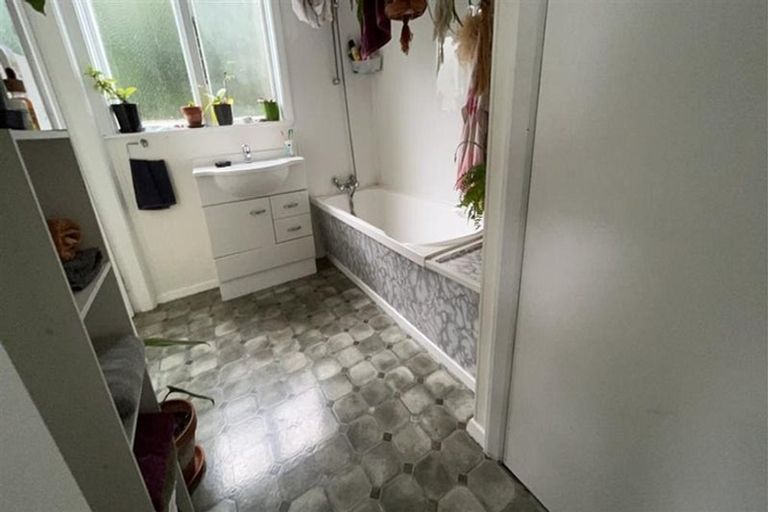 Photo of property in 82- 84 Queen Street, Westport, 7825