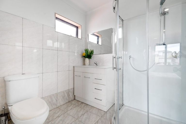 Photo of property in 17 Edgewood Way, Henderson, Auckland, 0612