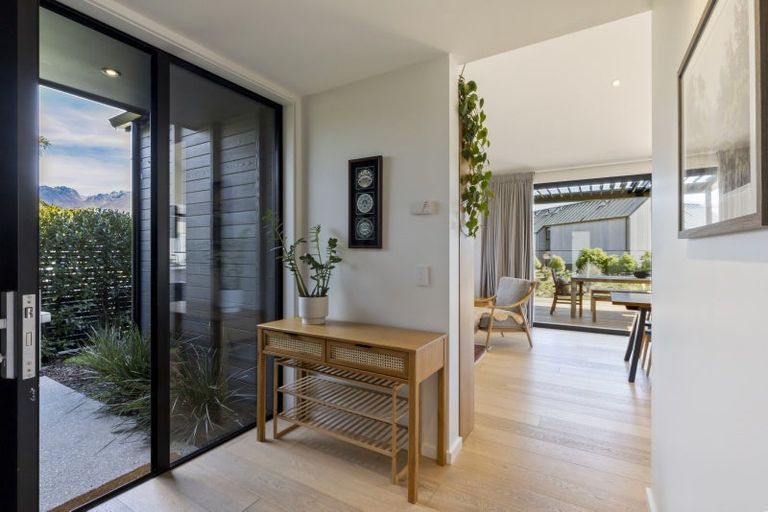 Photo of property in 7 Kotuku Lane, Jacks Point, Queenstown, 9371