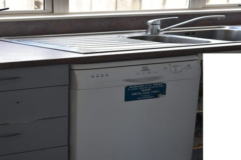 Photo of property in 9/43 Fruitvale Road, New Lynn, Auckland, 0600