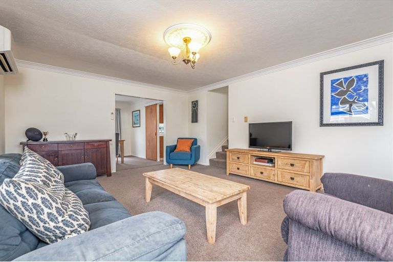 Photo of property in 1a Surrey Crescent, Hokowhitu, Palmerston North, 4410