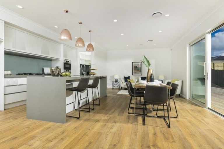 Photo of property in 66 Taikura Avenue, Red Beach, 0932