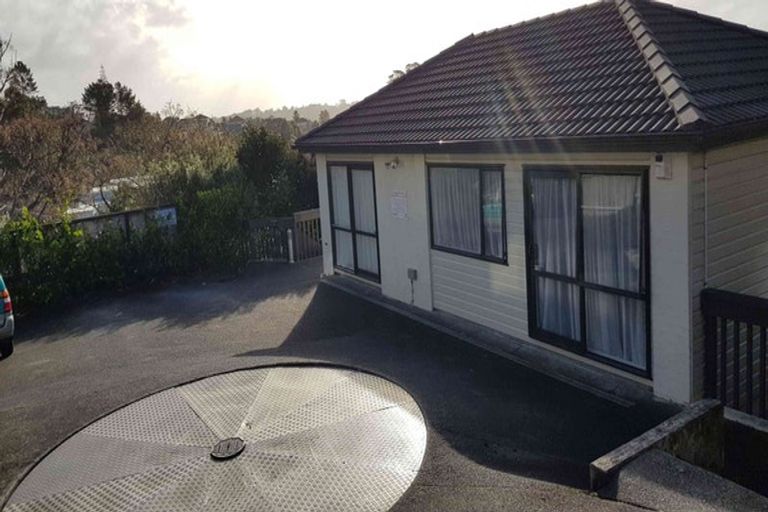 Photo of property in 8d Schnapper Rock Road, Schnapper Rock, Auckland, 0632
