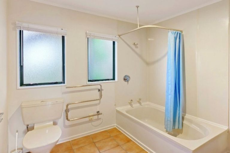 Photo of property in 8 Trig Hill Terrace, Waikanae Beach, Waikanae, 5036