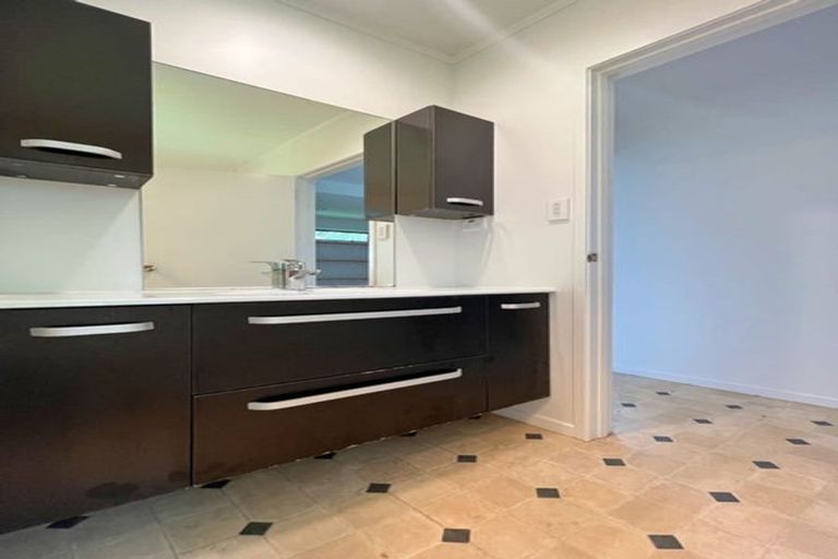 Photo of property in 30 Queen Street, Riverhead, 0820