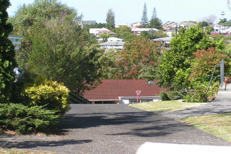 Photo of property in 1/28 Knightsbridge Drive, Forrest Hill, Auckland, 0620