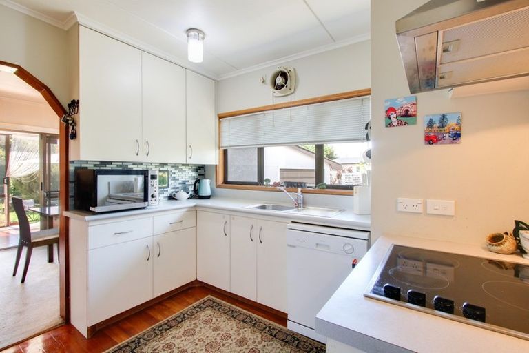 Photo of property in 28 Caxton Street, Onekawa, Napier, 4110