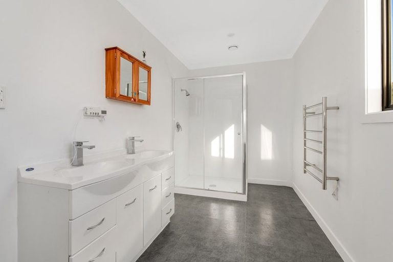 Photo of property in 236 Wishart Road, Helensville, 0875