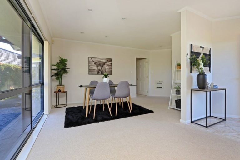 Photo of property in 34 Kensington Drive, Taradale, Napier, 4112