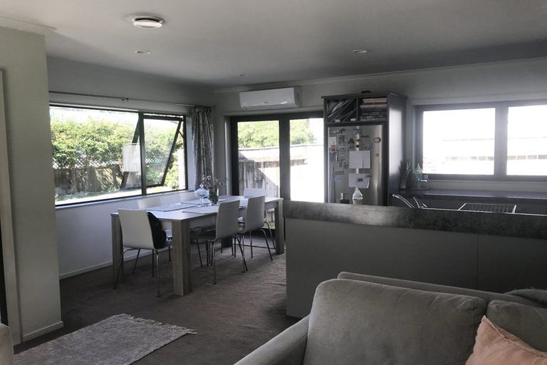 Photo of property in 17a Raumati Terrace, Khandallah, Wellington, 6035