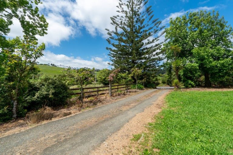 Photo of property in 10 Taha Road, Waimauku, 0881