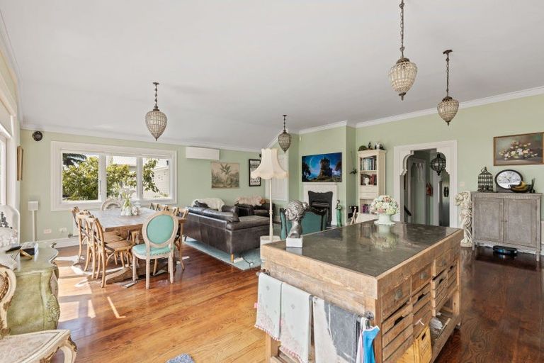 Photo of property in 122 Hine Street, New Plymouth, 4310