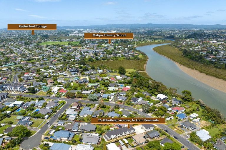 Photo of property in 3/25 Abbotleigh Avenue, Te Atatu Peninsula, Auckland, 0610
