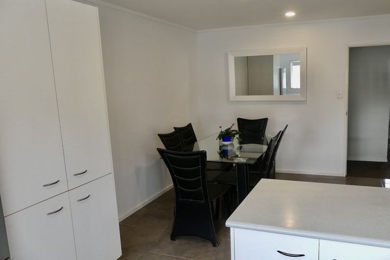 Photo of property in 7 Meynell Court, Glen Eden, Auckland, 0602