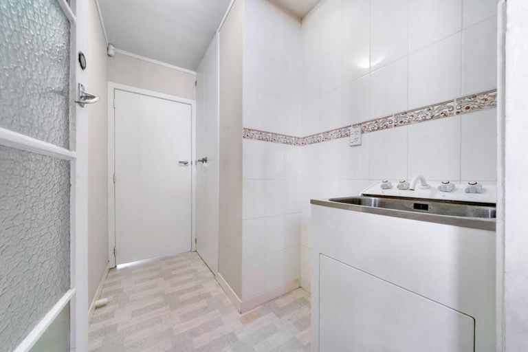 Photo of property in 39 Sunnyside Road, Sunnyvale, Auckland, 0612