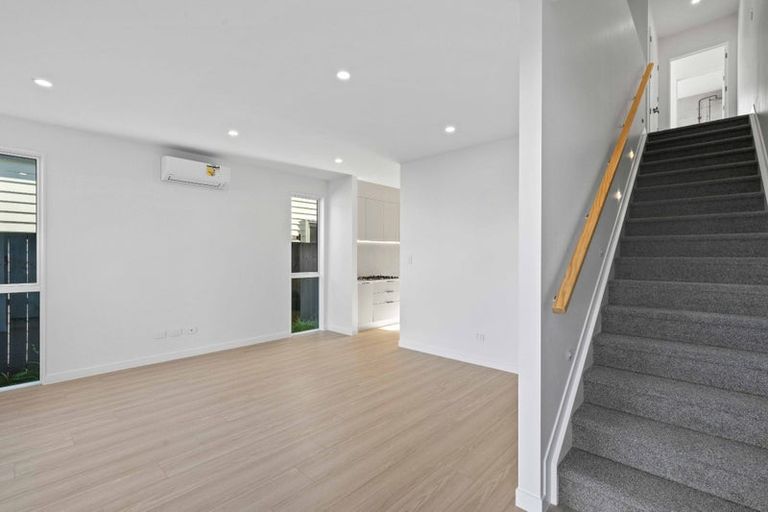 Photo of property in 6 Yellow Pear Lane, Karaka, 2578