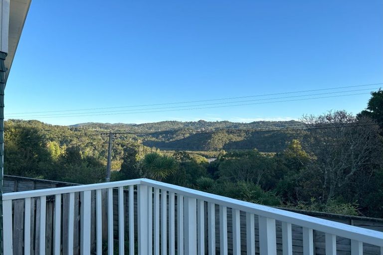 Photo of property in 757 South Titirangi Road, Titirangi, Auckland, 0604