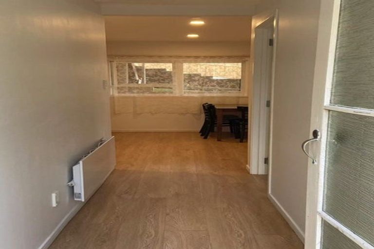 Photo of property in 29 Ayton Drive, Totara Vale, Auckland, 0629