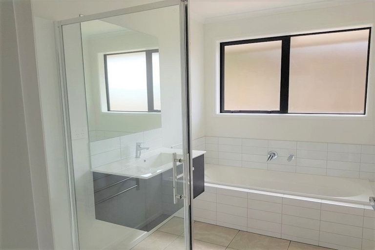 Photo of property in 64 Tradewinds Drive, Whitby, Porirua, 5024