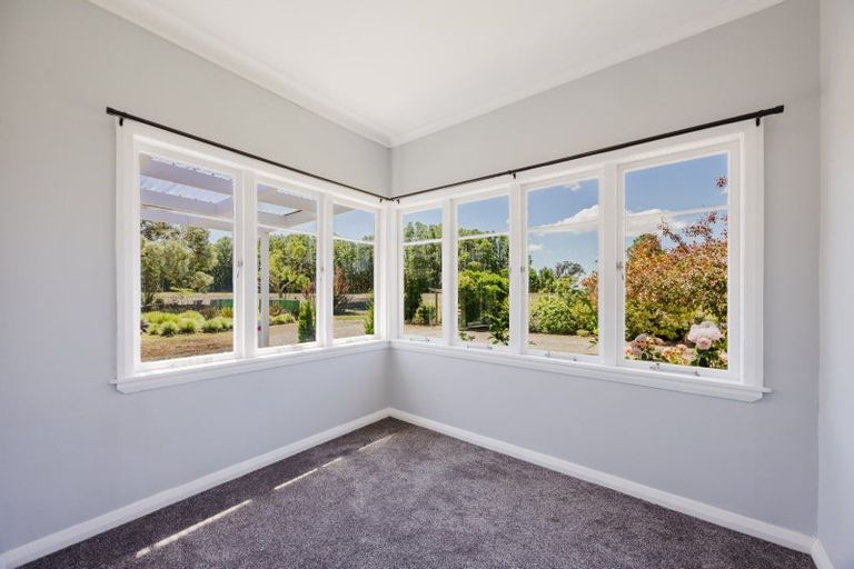 Photo of property in 2070 State Highway 2, Waipukurau, 4285