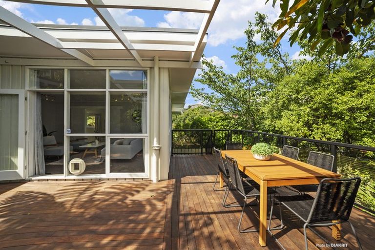 Photo of property in 9 Silverbirch Grove, Churton Park, Wellington, 6037
