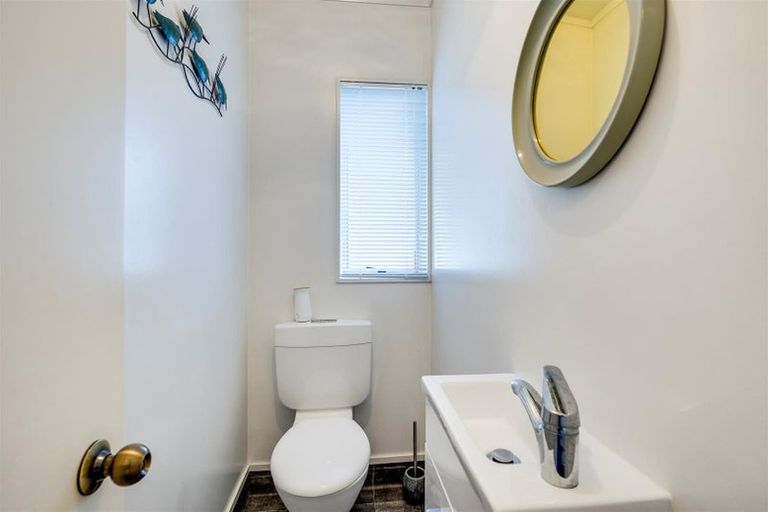 Photo of property in 2/2 Anzac Avenue, Onekawa, Napier, 4110